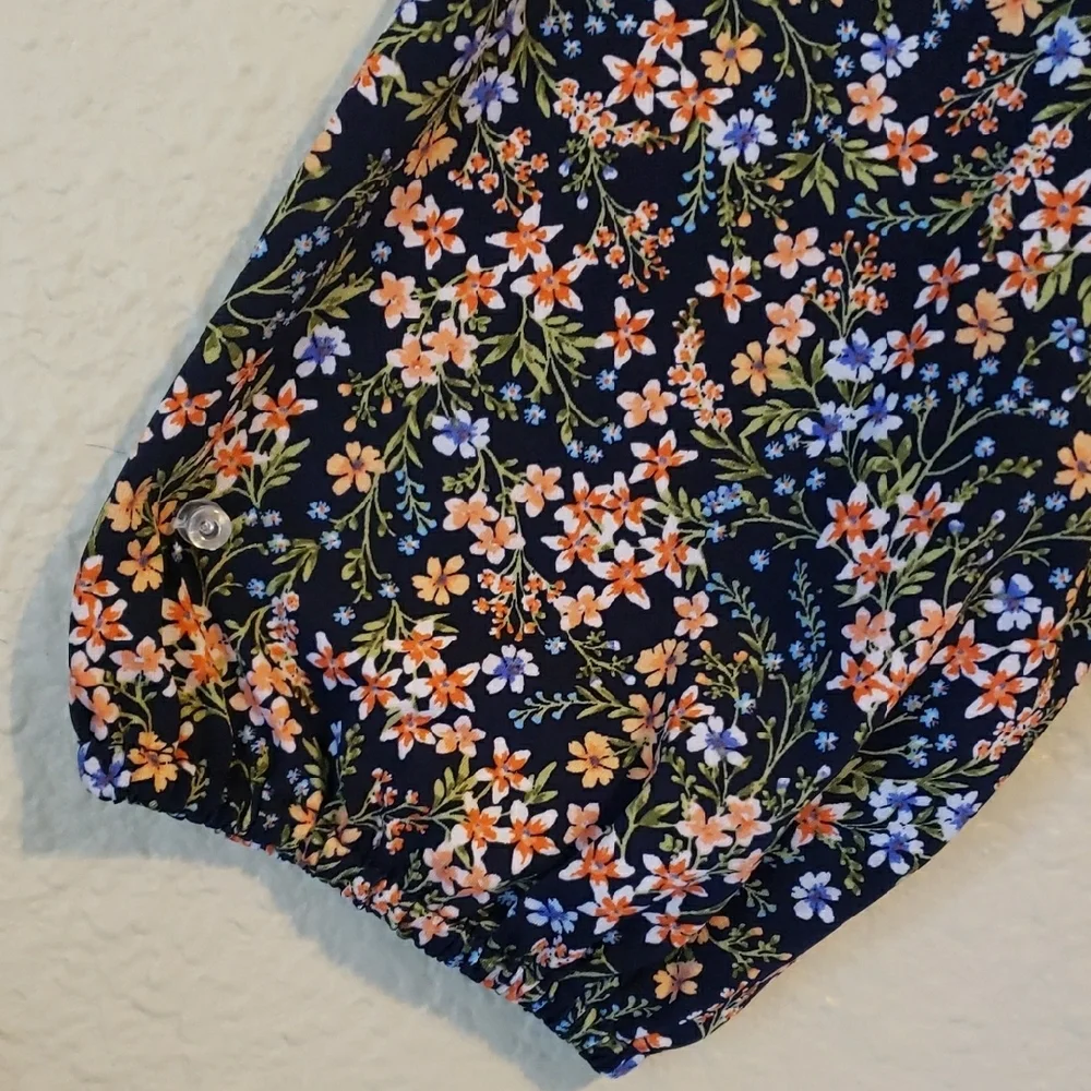 Vince Camuto Navy Floral Top - Picture 4 of 7